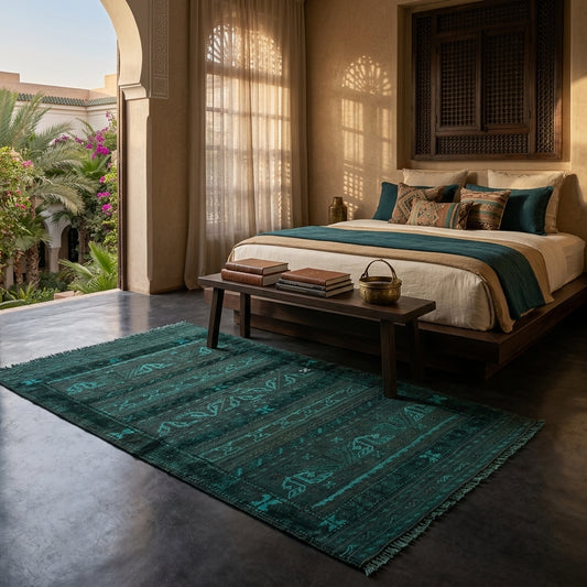 Peacock Hollow Area Rug | 2' 4" x 4' 11" ft (71 x 150 cm) | Ref: R22779