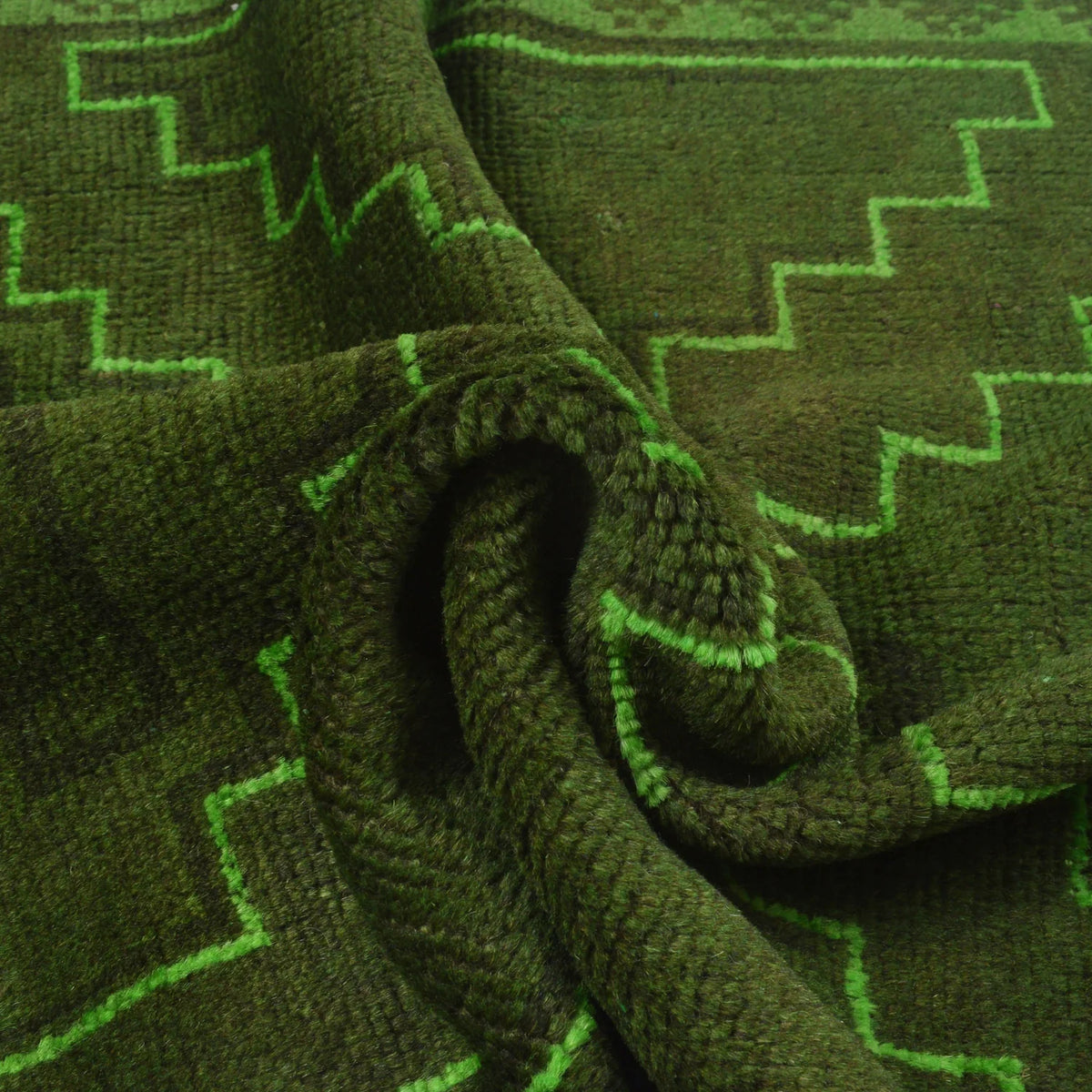 Glenwood Compass Area Rug | 2' 8" x 4' 3" ft (82 x 129 cm) | Ref: R22817