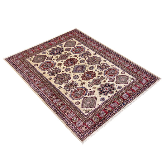 Canterbury Medallion Wool Rug | 5' 9" x 7' 8" ft (174 x 233 cm) | Ref: Y39589