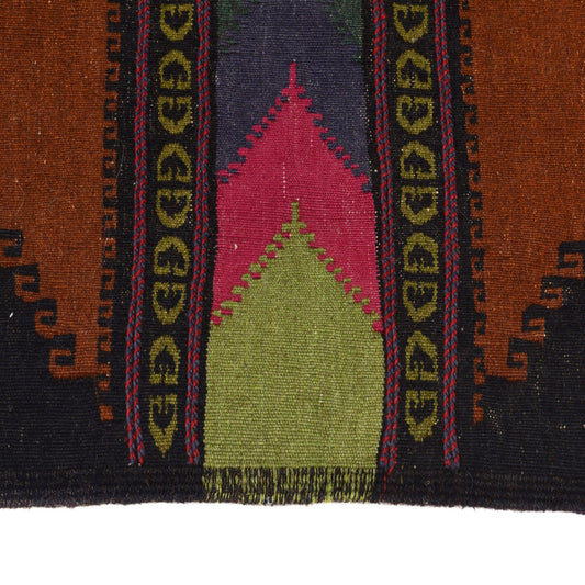 Elmstone Manor Table Runner | 2'11" × 4'8" ft | Ref: B21060